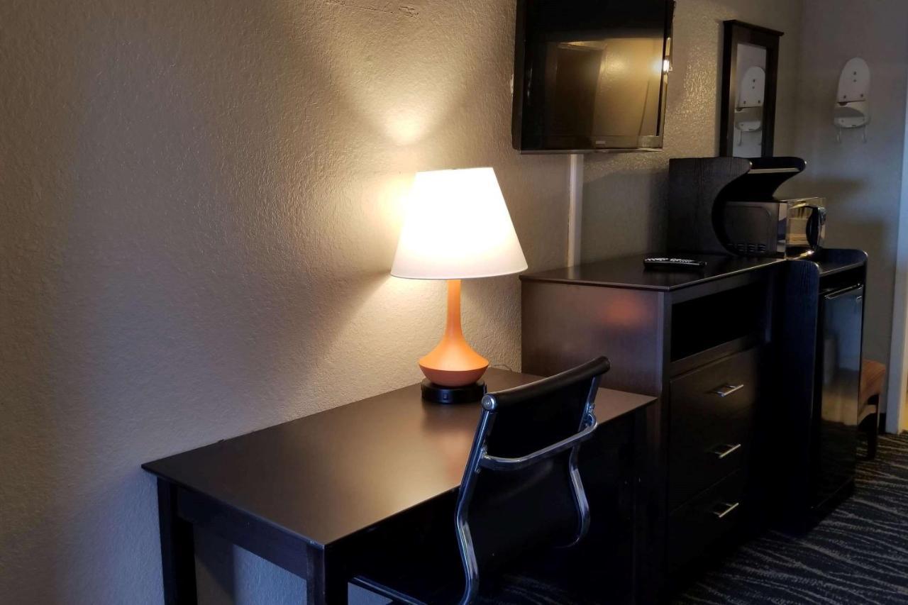 Howard Johnson By Wyndham Houston Hobby Airport Eksteriør bilde
